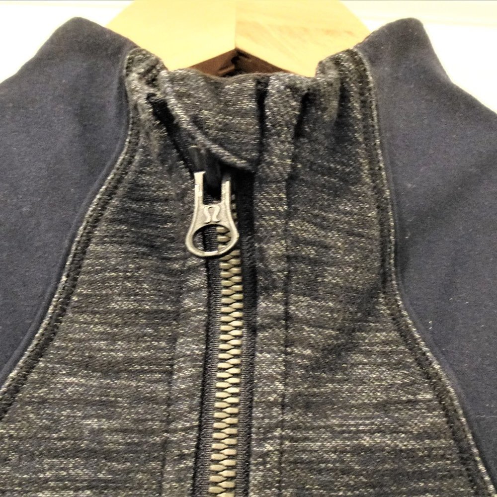 LULULEMON Forme Jacket in Slub Denim Inkwell - Picture 6 of 12